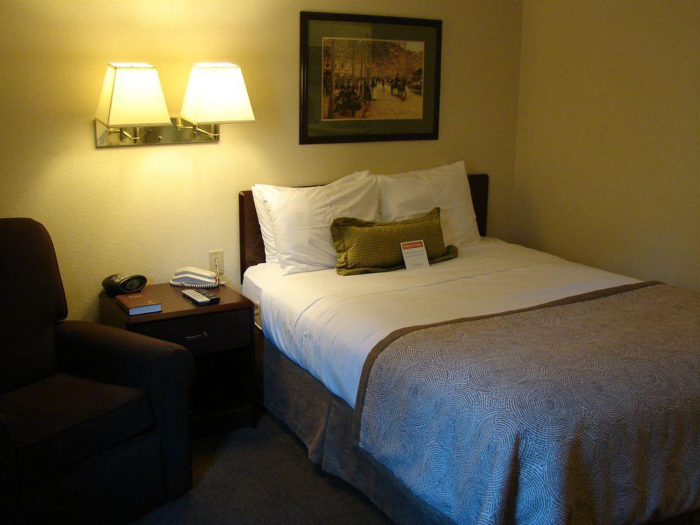 Candlewood Suites Raleigh Crabtree By Ihg Zewnętrze zdjęcie